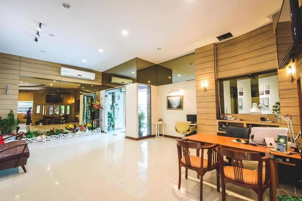New Suanmali Hotel Bangkok Exterior foto
